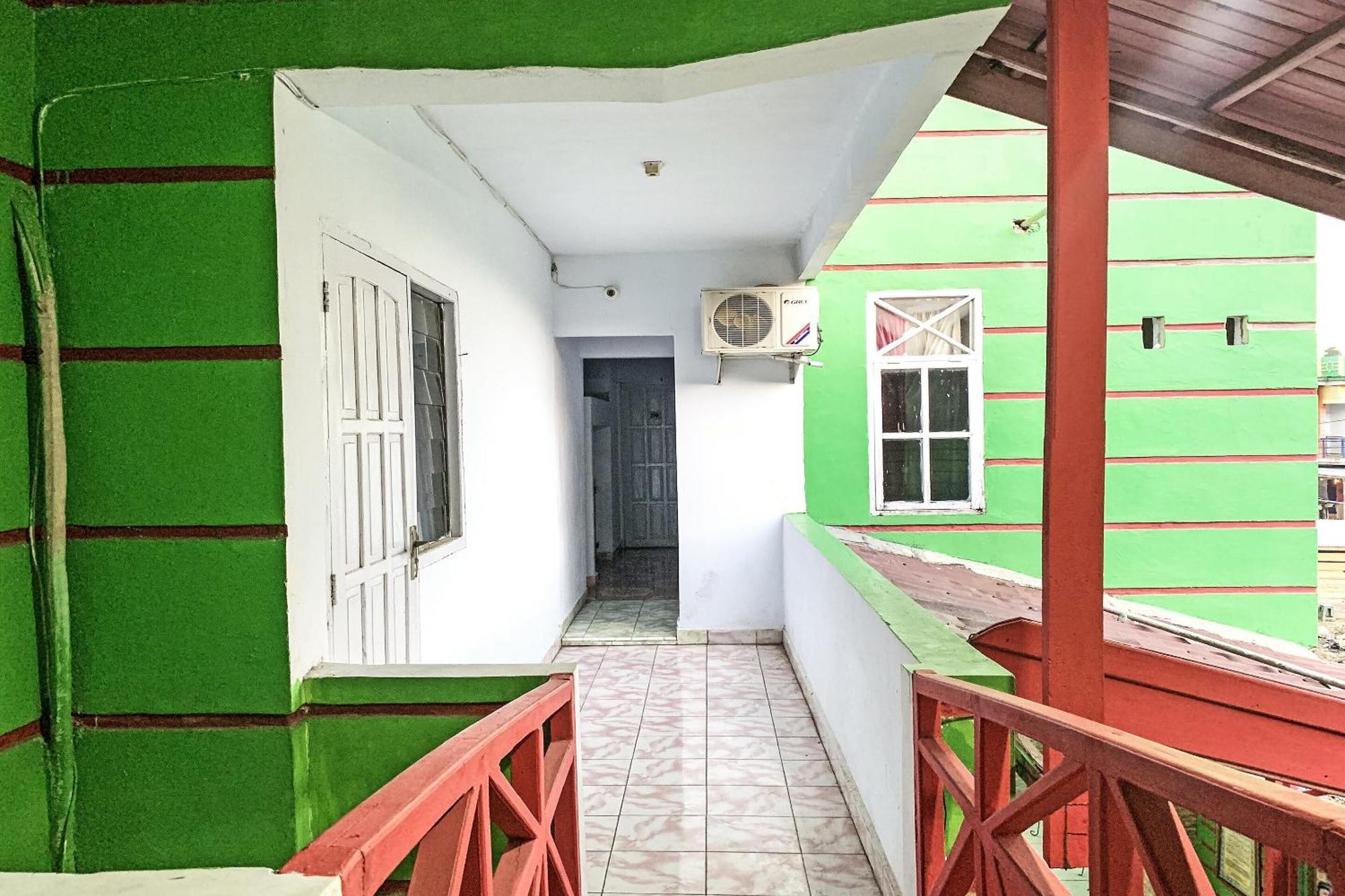 Oyo 91757 Surya Hotelneartaman Anggrek Pkk Watansoppeng Lalabata Екстериор снимка