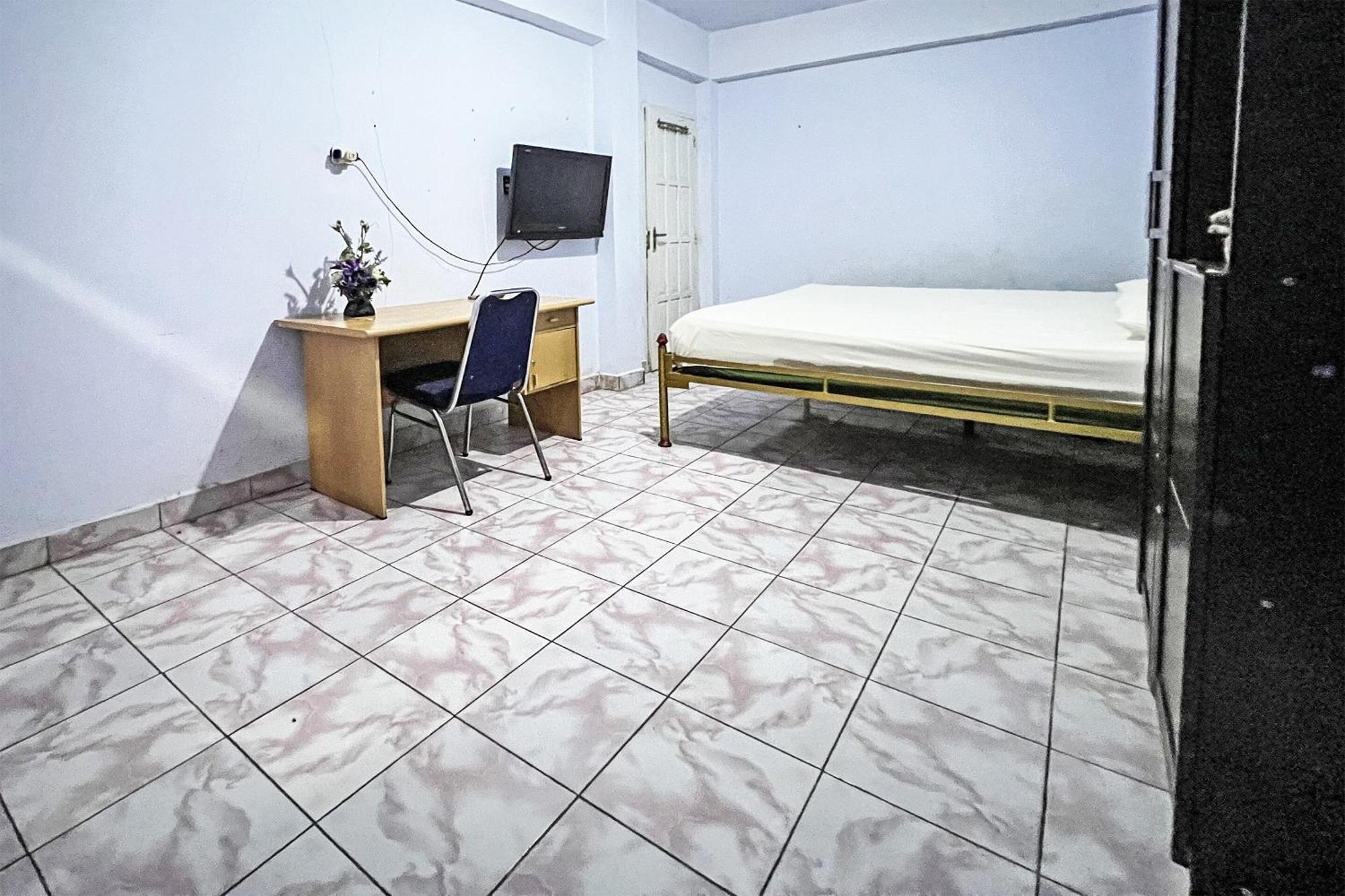 Oyo 91757 Surya Hotelneartaman Anggrek Pkk Watansoppeng Lalabata Екстериор снимка