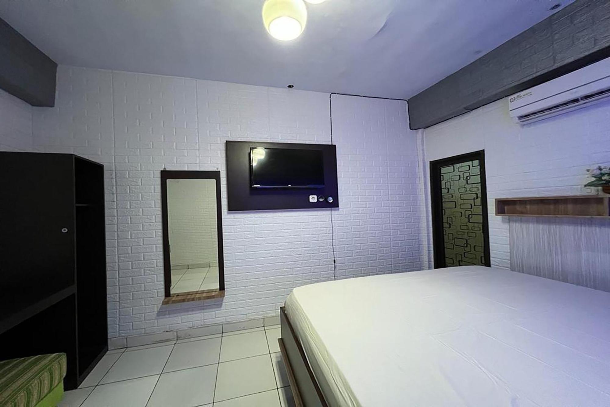 Oyo 91757 Surya Hotelneartaman Anggrek Pkk Watansoppeng Lalabata Екстериор снимка