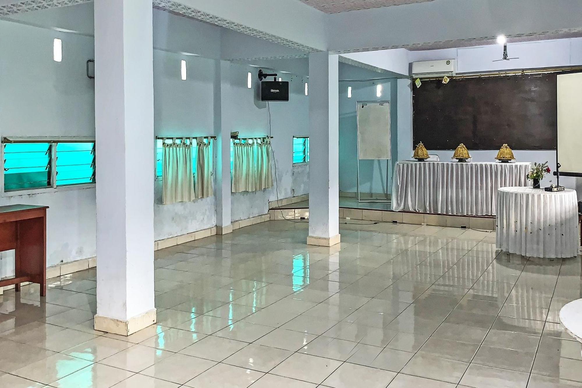 Oyo 91757 Surya Hotelneartaman Anggrek Pkk Watansoppeng Lalabata Екстериор снимка